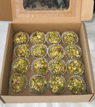 Brigadeiro de Pistache 16 unid||Brigadeiro - 16 units||Brigadeiro - 16 sztuk