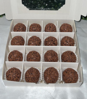 Brigadeiro 16 unidades||Brigadeiro 16 units||Brigadeiro - 16 sztuk